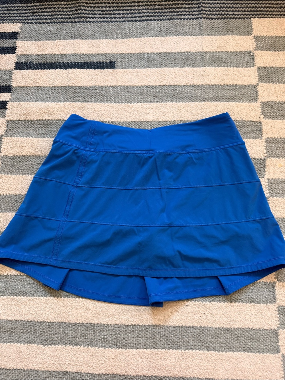 Lululemon pace rival mid-rise skirt